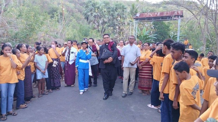 Ngôi làng nhỏ bé của Indonesia đón thánh tích từ Vatican